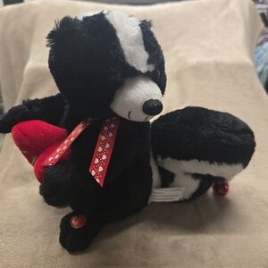 Pan Asian Creations Animated Singing/Seranading  Skunk, WORKS